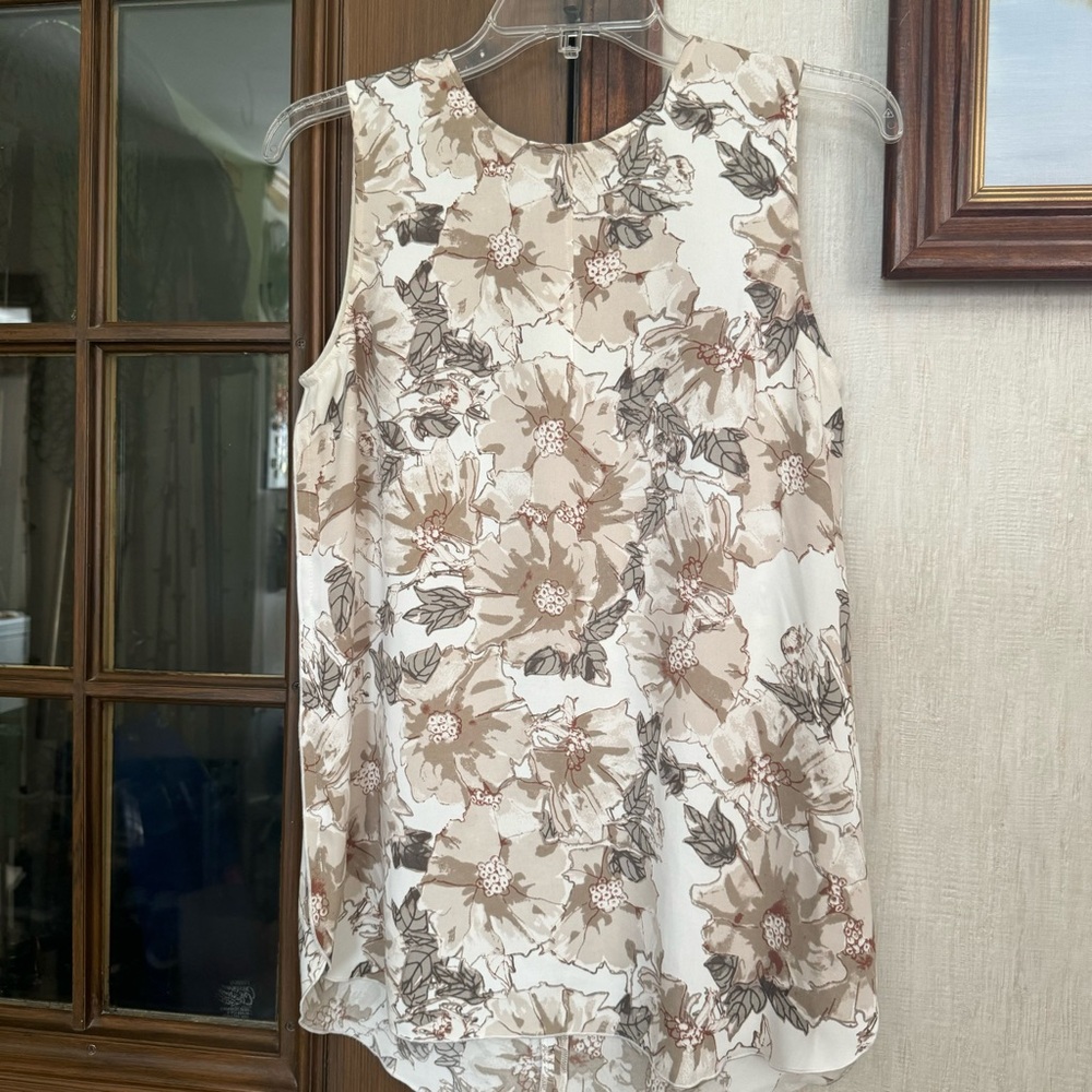 Babaton by Aritzia Botanical Top